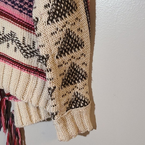 American Eagle Cardigan. - Picture 8 of 10